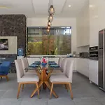 Villa Serenity: Modern Design Luxury 12M Pool And Bbq
