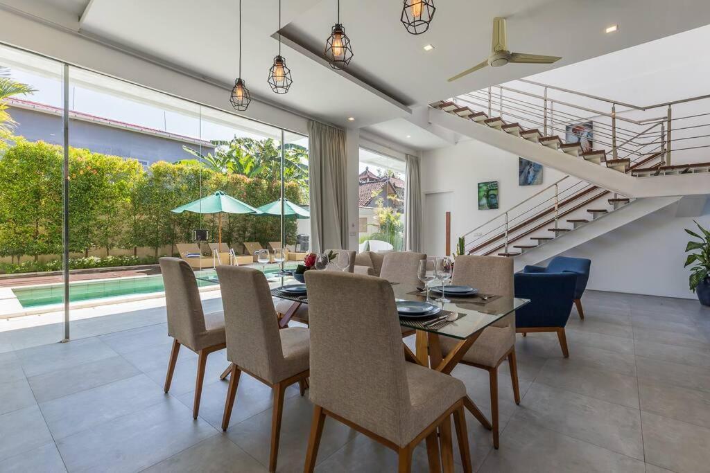 Serenity: Modern Design Luxury 12m Pool And Bbq Villa *