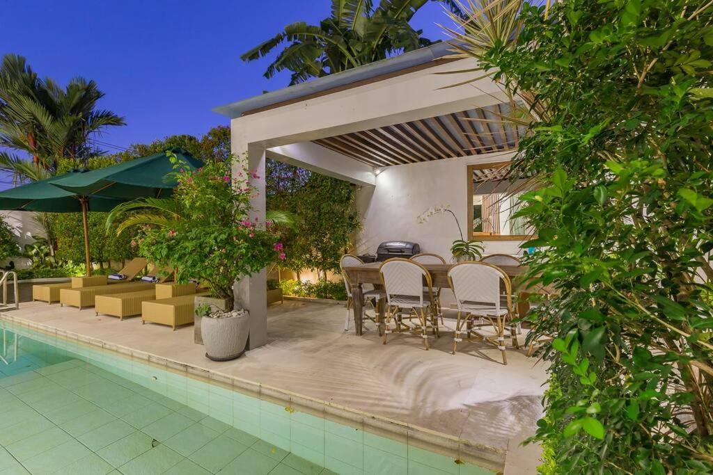 Serenity: Modern Design Luxury 12m Pool And Bbq *