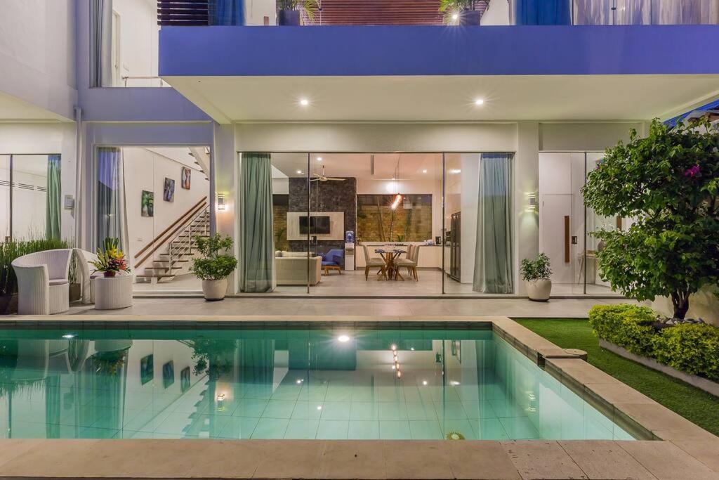 Villa Serenity: Modern Design Luxury 12m Pool And Bbq Seminyak (Bali)