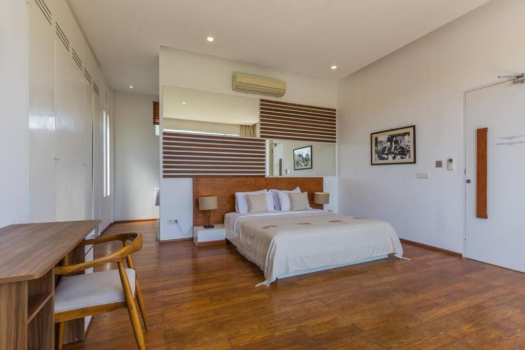 Villa Serenity: Modern Design Luxury 12m Pool And Bbq