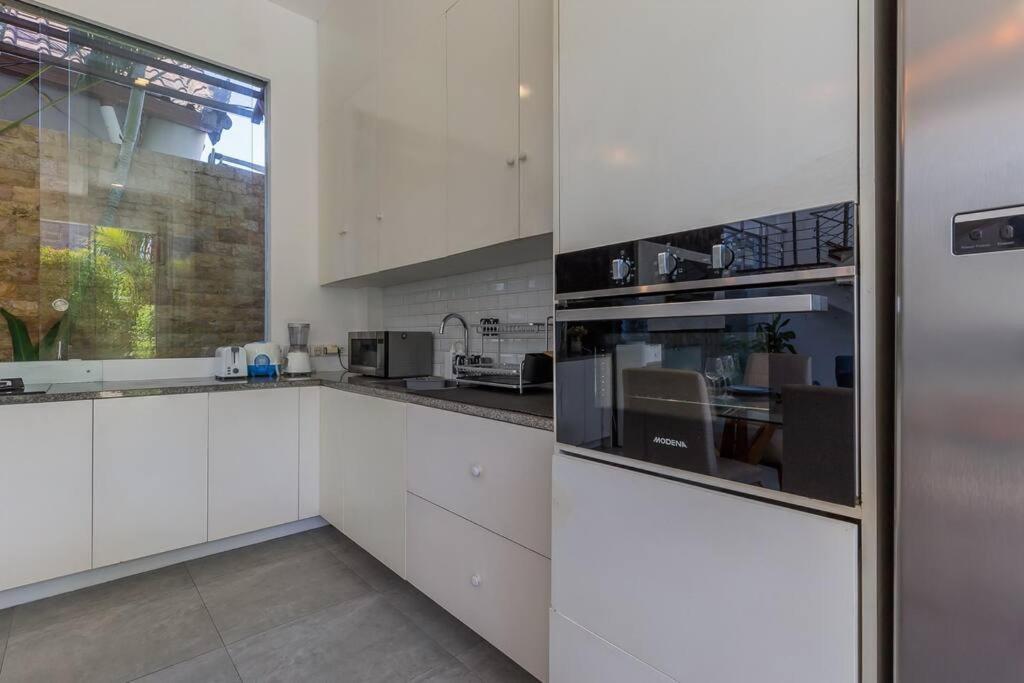 Serenity: Modern Design Luxury 12m Pool And Bbq Villa Seminyak (Bali)