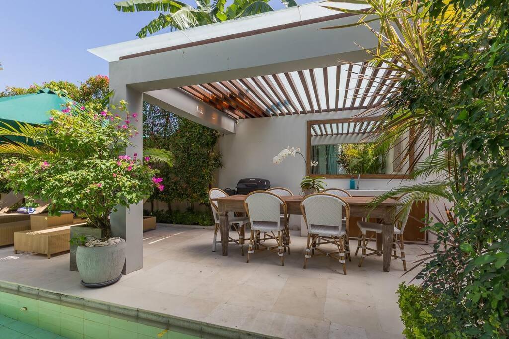 Villa Serenity: Modern Design Luxury 12m Pool And Bbq *