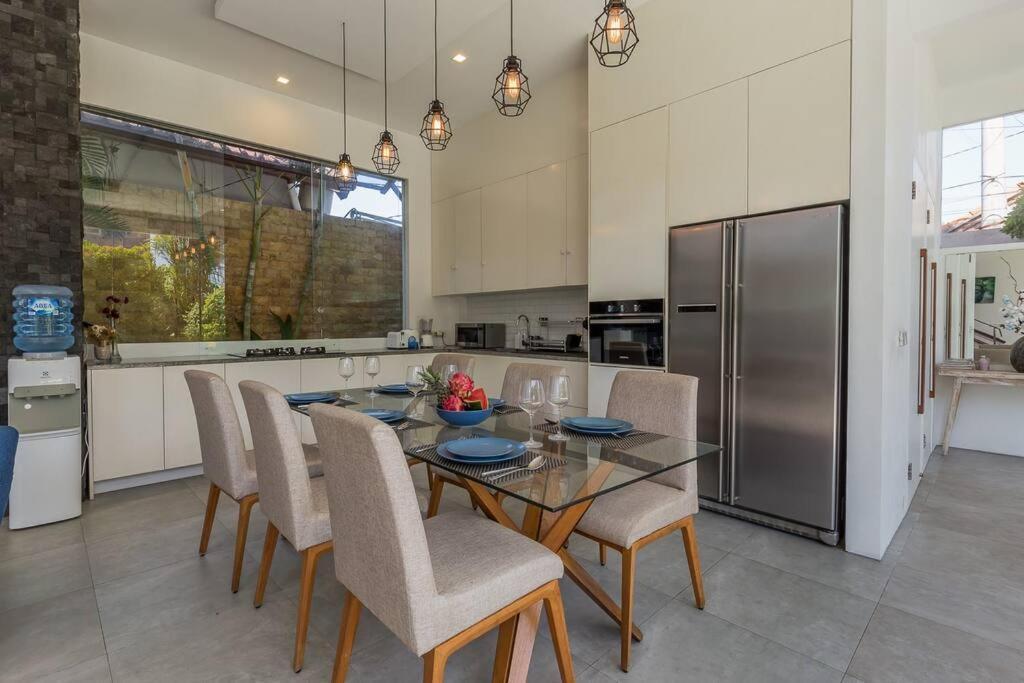 Serenity: Modern Design Luxury 12m Pool And Bbq *